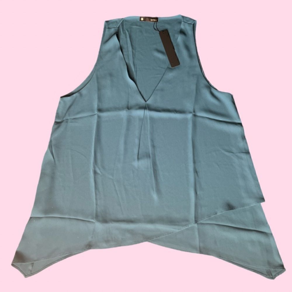 REVOLVE Krisa V-Neck Asymmetrical Hem Tank Top  Gorgeous Blue/Green. Medium. NWT